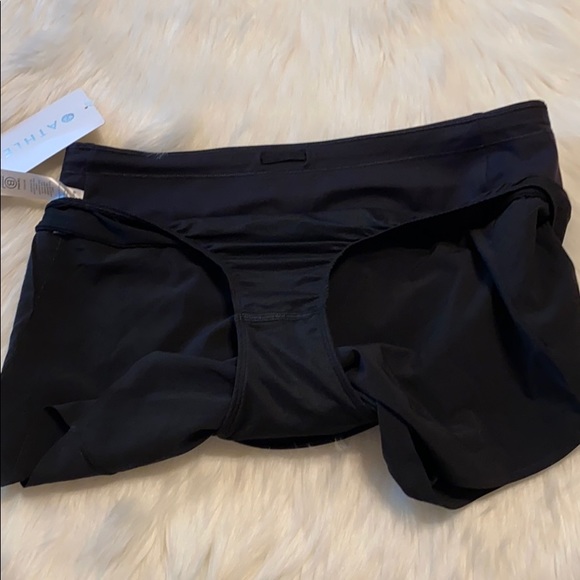 NWT Athleta Run With It 3.5" Short Black Small - Picture 11 of 16